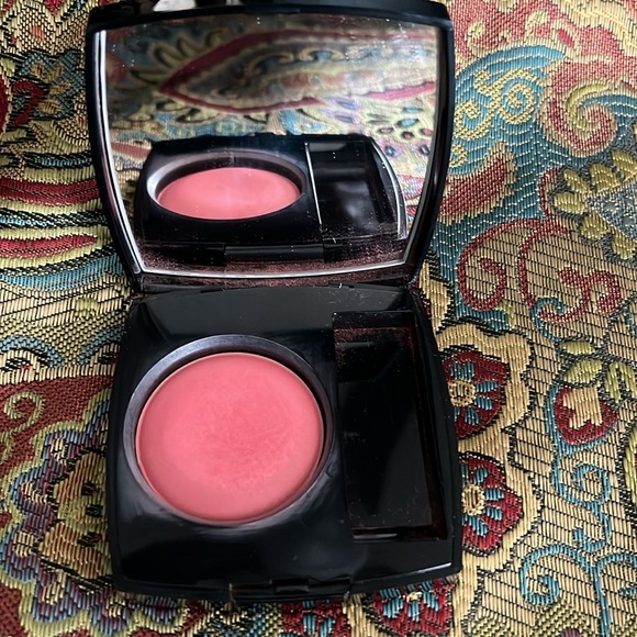 Chanel Powder Blush - Picture 5 of 6